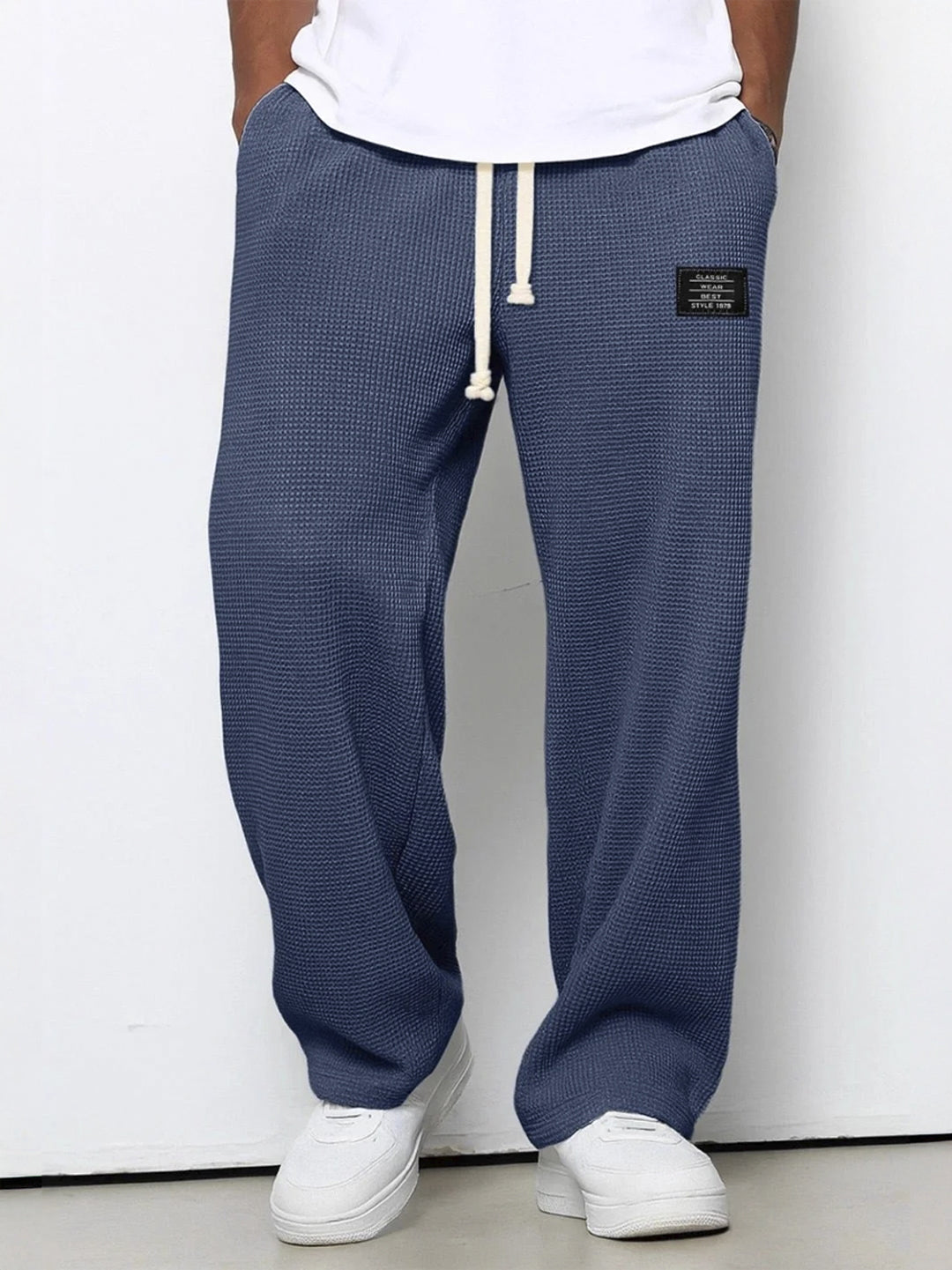 WEITE HOSE MIT VERSTELLBAREM BUND