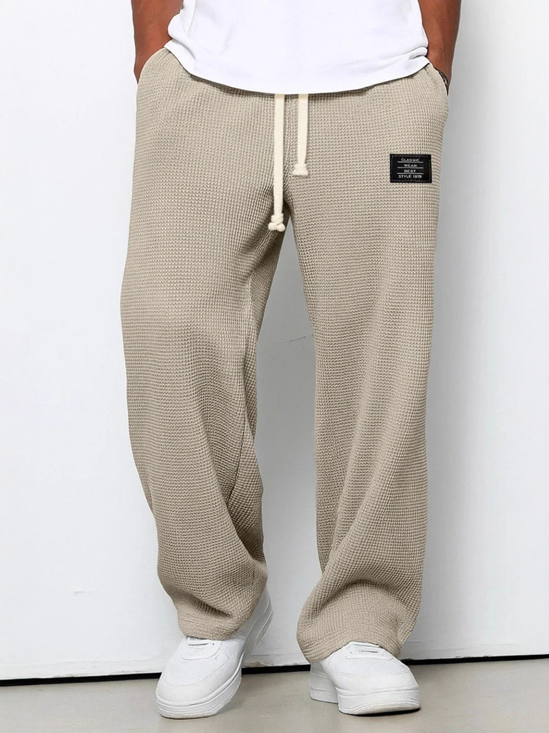 WEITE HOSE MIT VERSTELLBAREM BUND